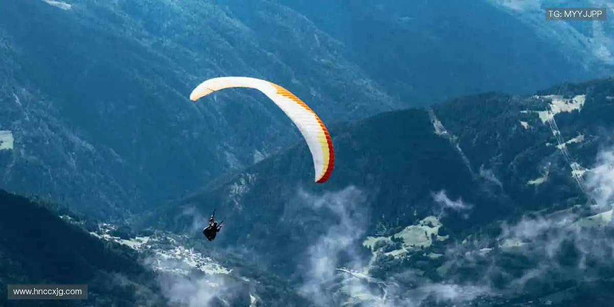 装备你的运动生活！🎯 从潮流服饰到专业器材，一站式满足你的热爱！